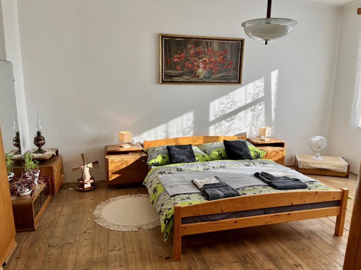 Ferienwohnung Slunny Byt S Krasnym Vyhledem Nové Město nad Metují Exterior foto