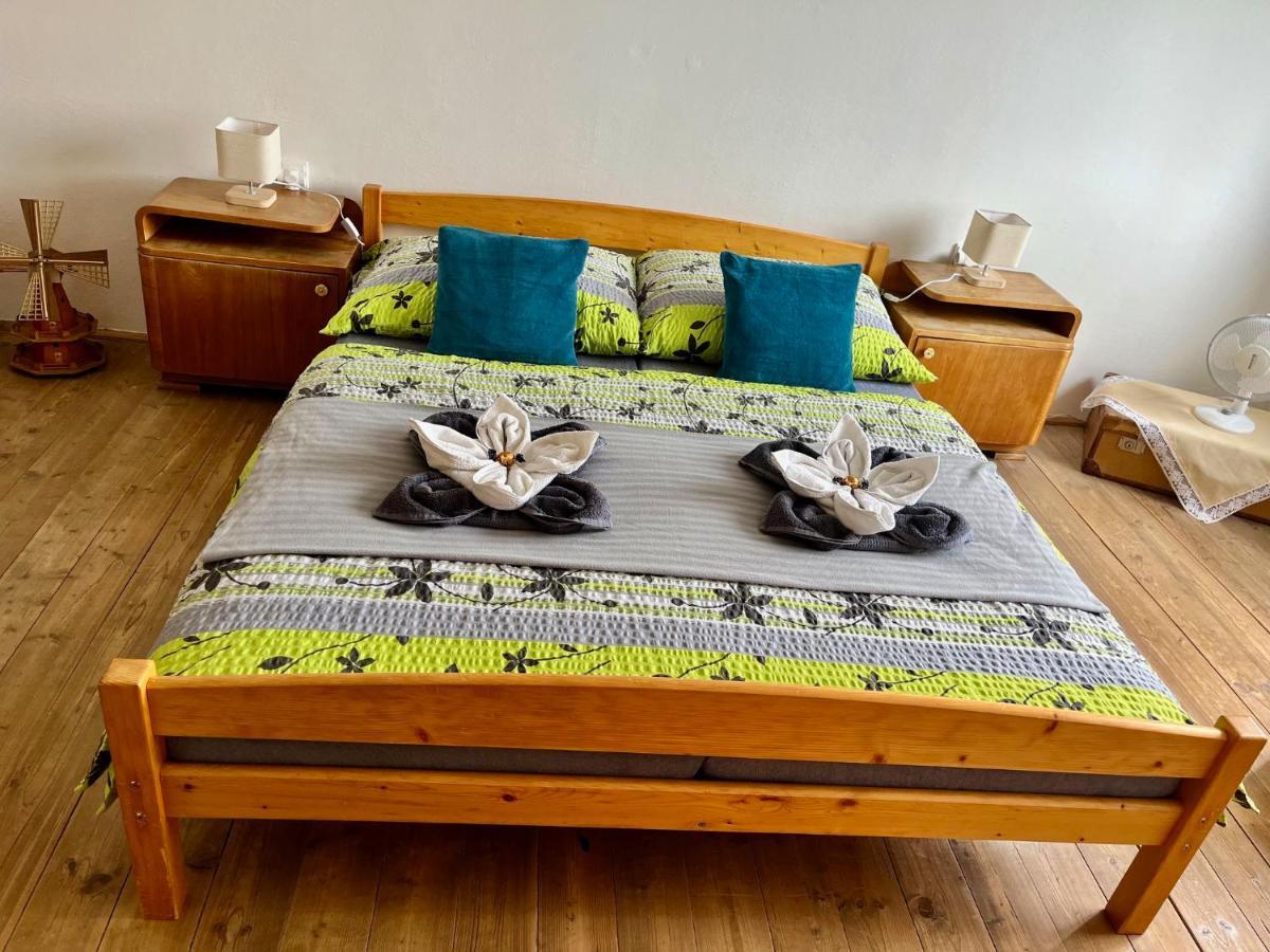 Ferienwohnung Slunny Byt S Krasnym Vyhledem Nové Město nad Metují Exterior foto